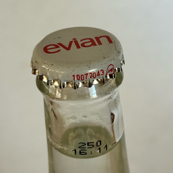 Evian Christian Lacroix 2008 Glass Water Bottle Lace Snowflake Limited Sealed - Picture 3 of 4